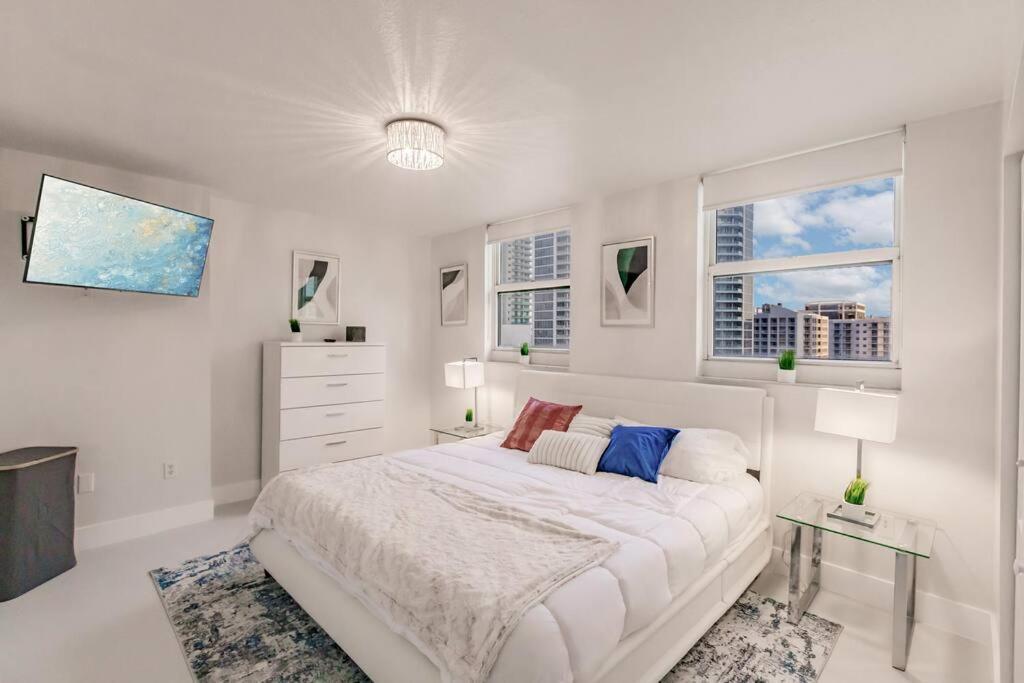 Upscale Brickell 3 Bedroom With Water Views And Free Parking Miami Buitenkant foto