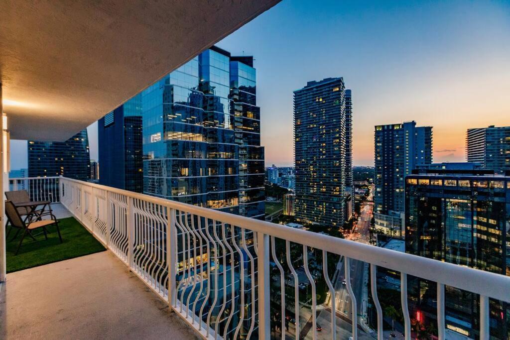 Upscale Brickell 3 Bedroom With Water Views And Free Parking Miami Buitenkant foto