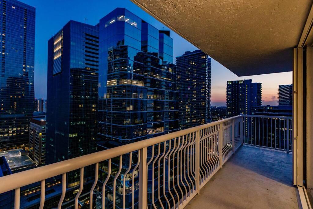Upscale Brickell 3 Bedroom With Water Views And Free Parking Miami Buitenkant foto