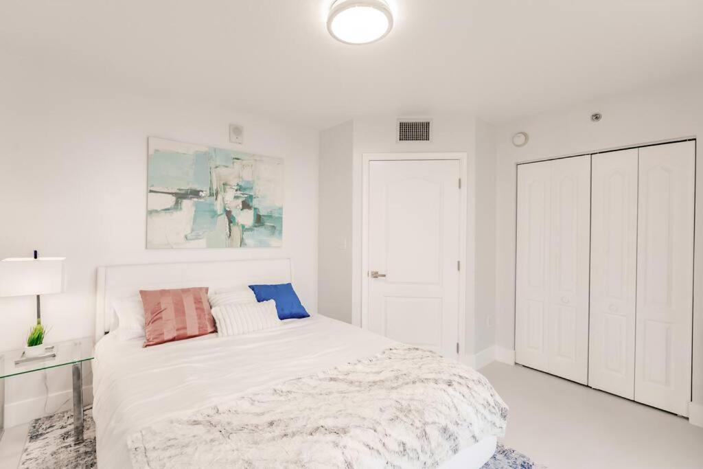 Upscale Brickell 3 Bedroom With Water Views And Free Parking Miami Buitenkant foto