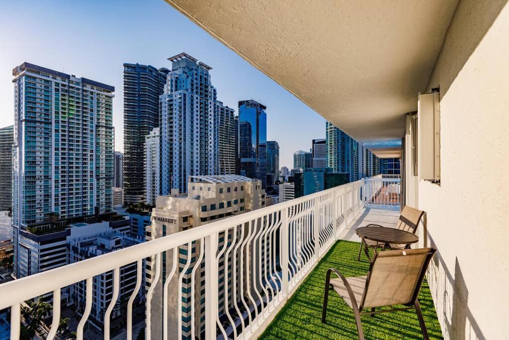 Upscale Brickell 3 Bedroom With Water Views And Free Parking Miami Buitenkant foto