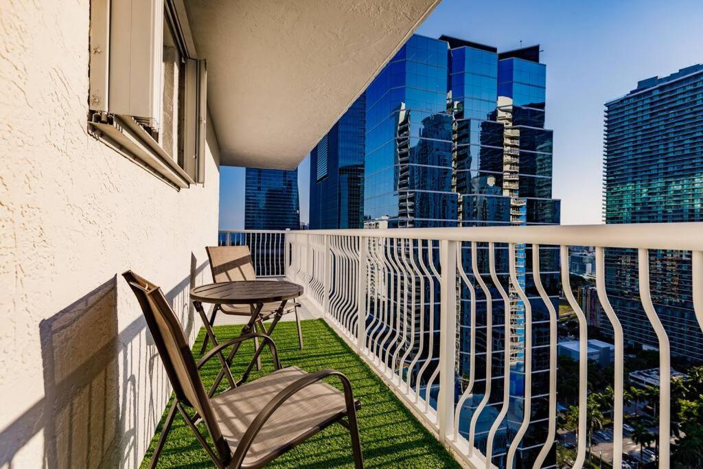 Upscale Brickell 3 Bedroom With Water Views And Free Parking Miami Buitenkant foto