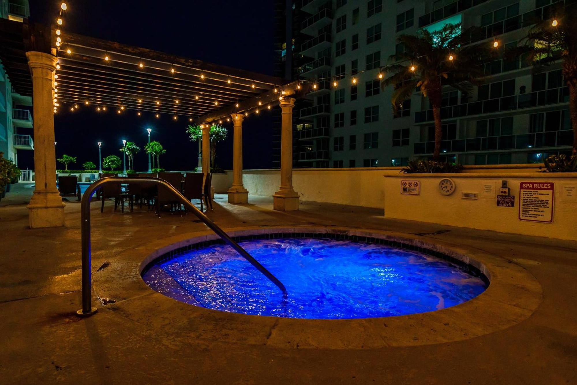 Upscale Brickell 3 Bedroom With Water Views And Free Parking Miami Buitenkant foto