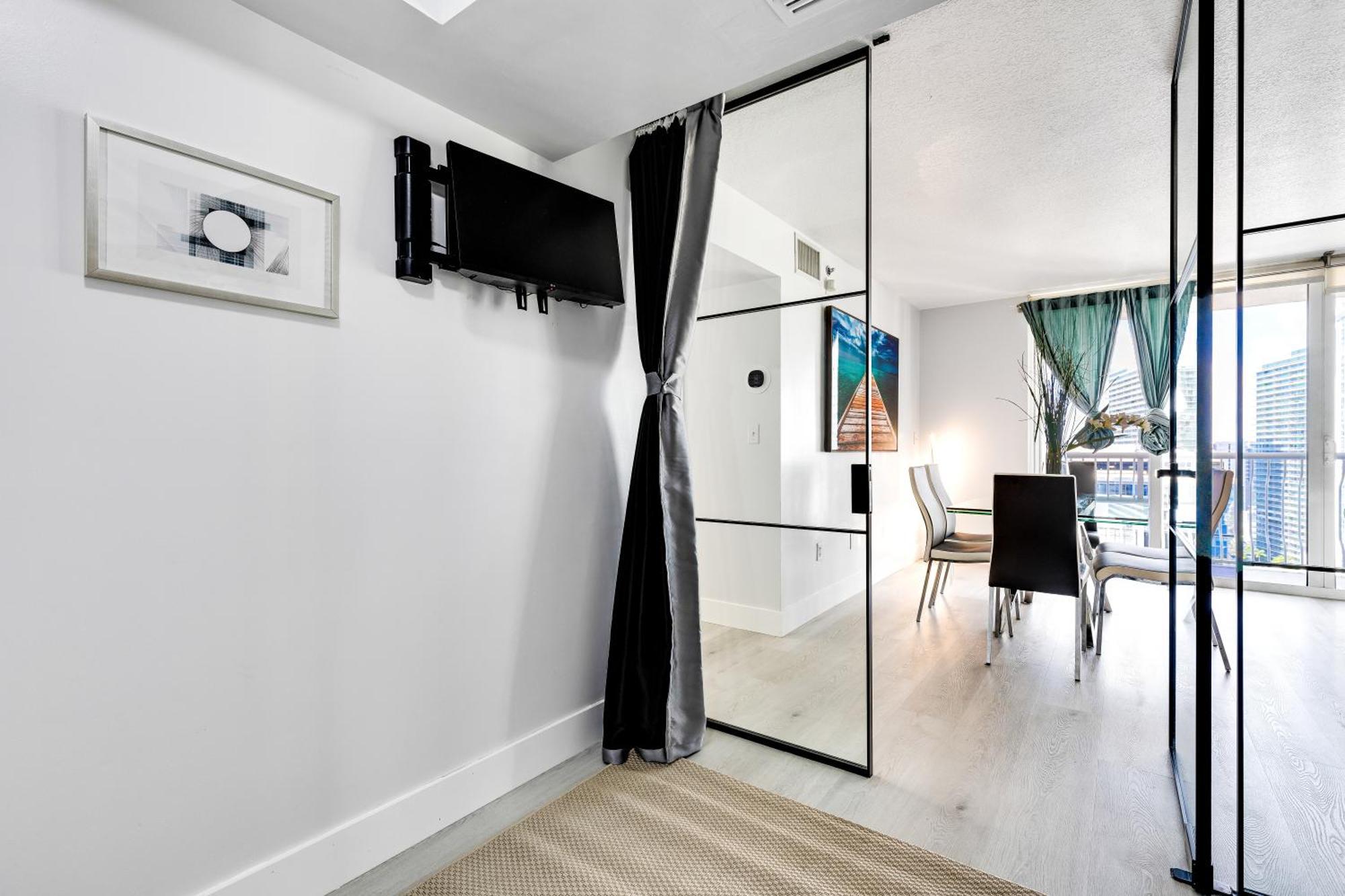 Upscale Brickell 3 Bedroom With Water Views And Free Parking Miami Buitenkant foto