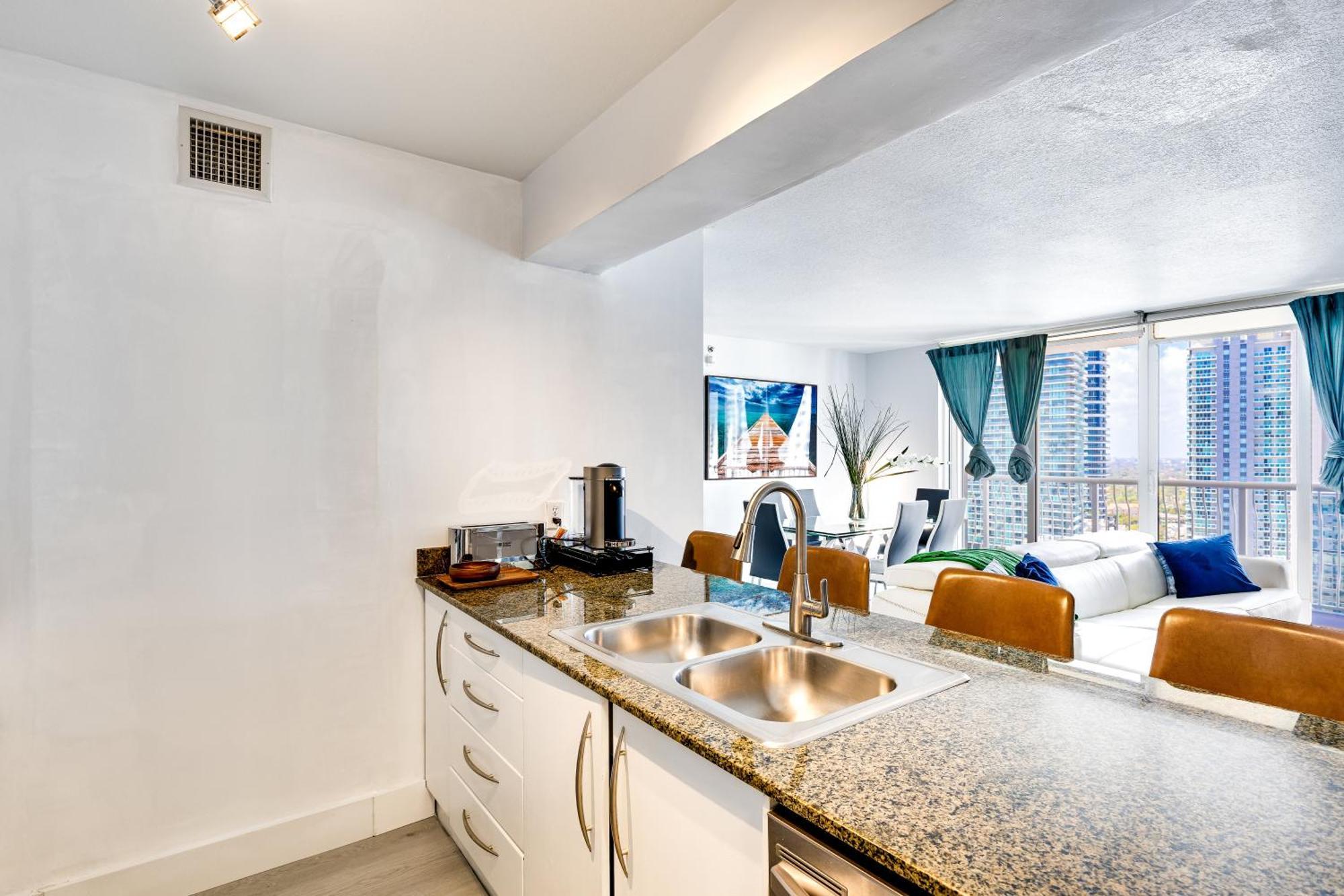 Upscale Brickell 3 Bedroom With Water Views And Free Parking Miami Buitenkant foto