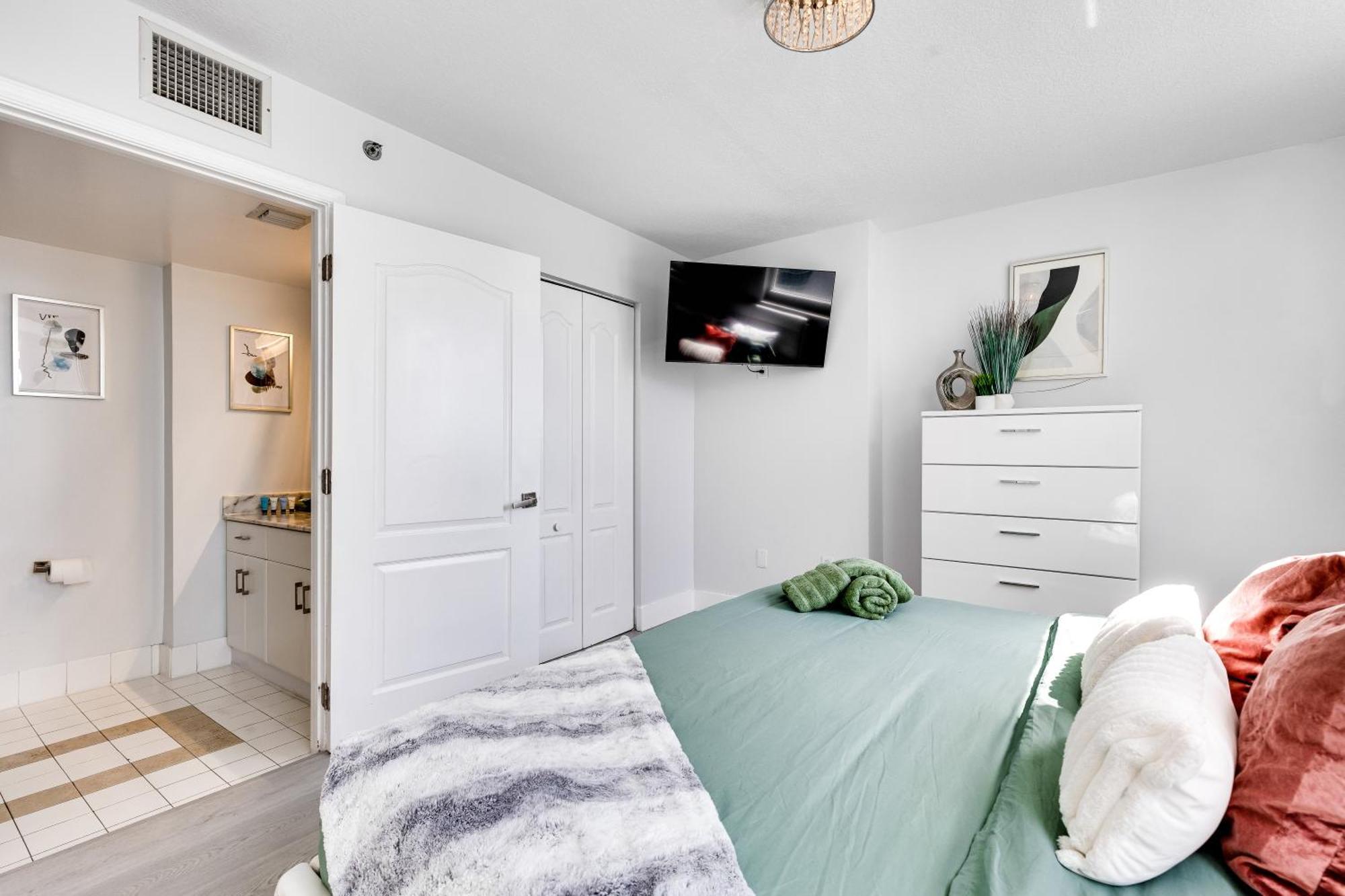 Upscale Brickell 3 Bedroom With Water Views And Free Parking Miami Buitenkant foto