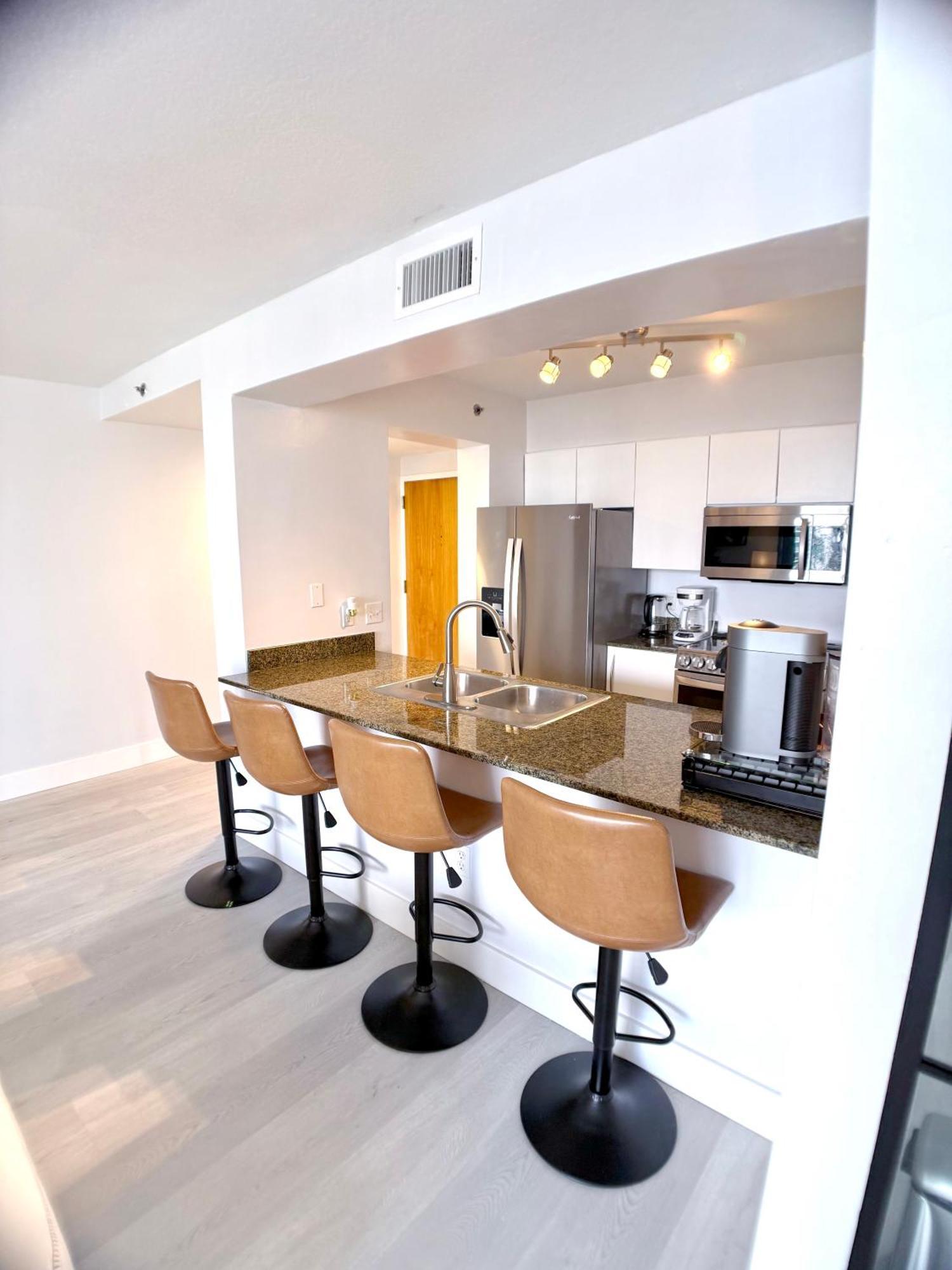 Upscale Brickell 3 Bedroom With Water Views And Free Parking Miami Buitenkant foto