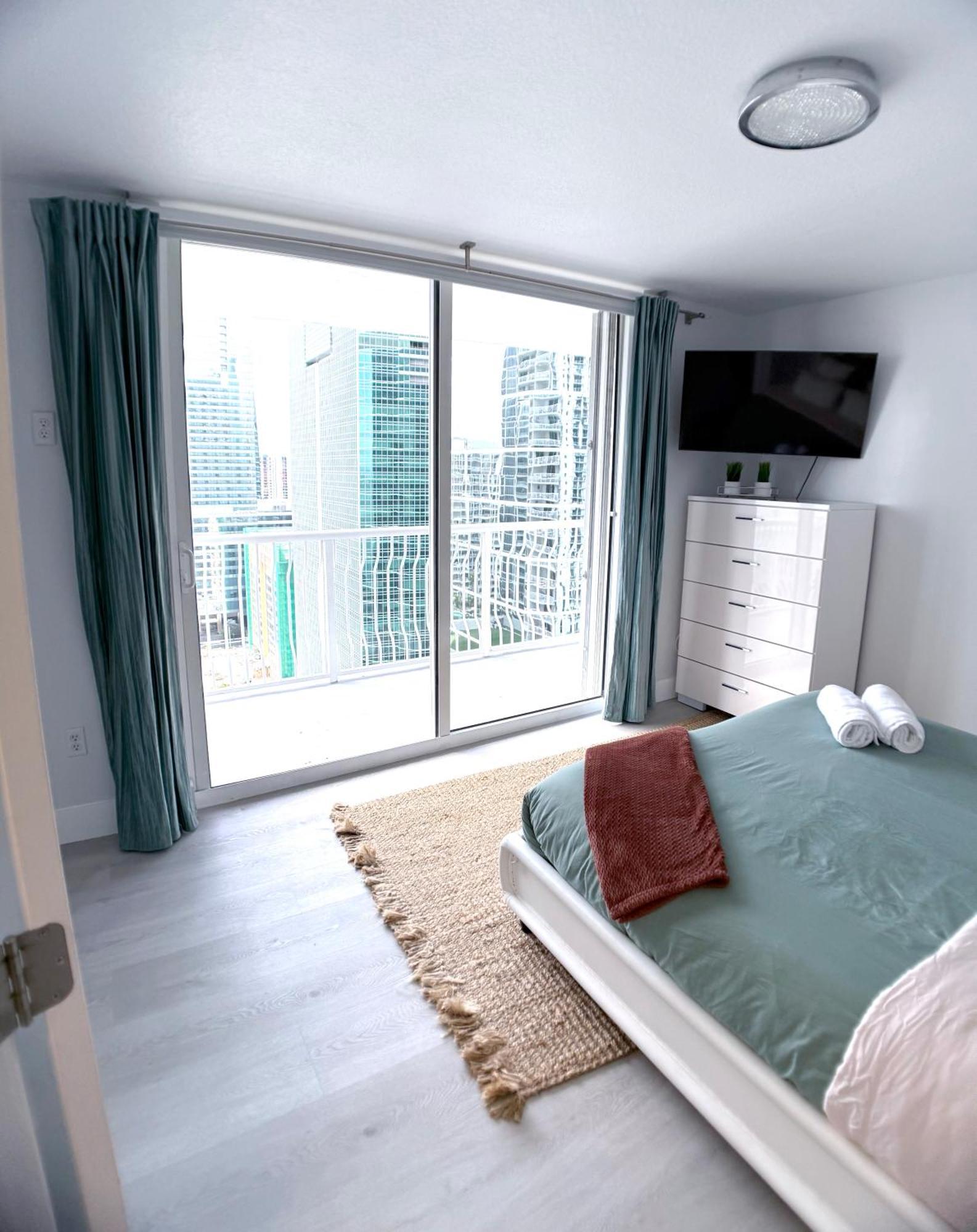 Upscale Brickell 3 Bedroom With Water Views And Free Parking Miami Buitenkant foto